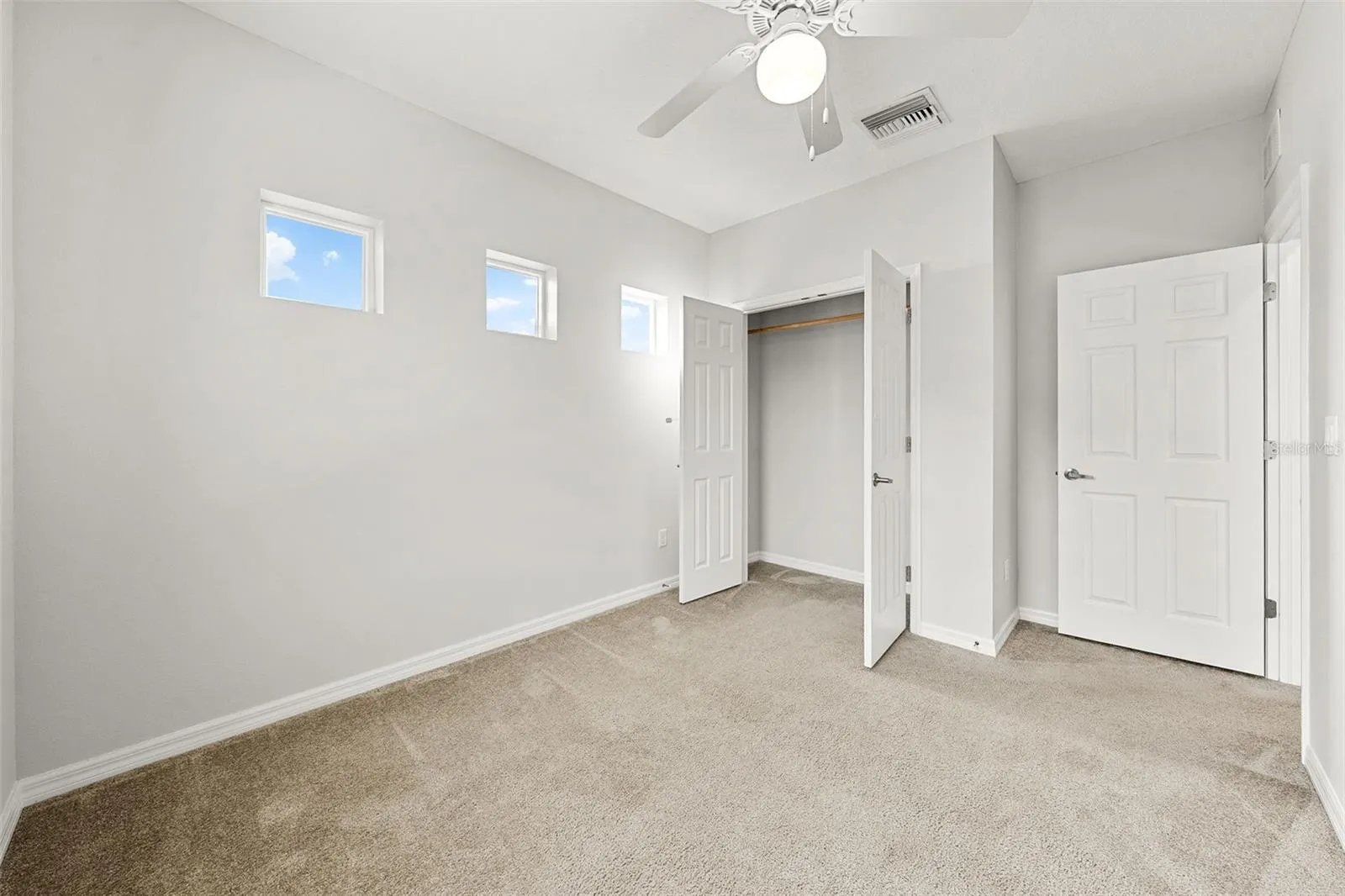 1282 CALUSA CIR