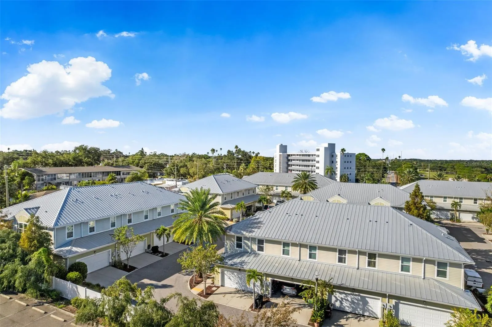 1282 CALUSA CIR
