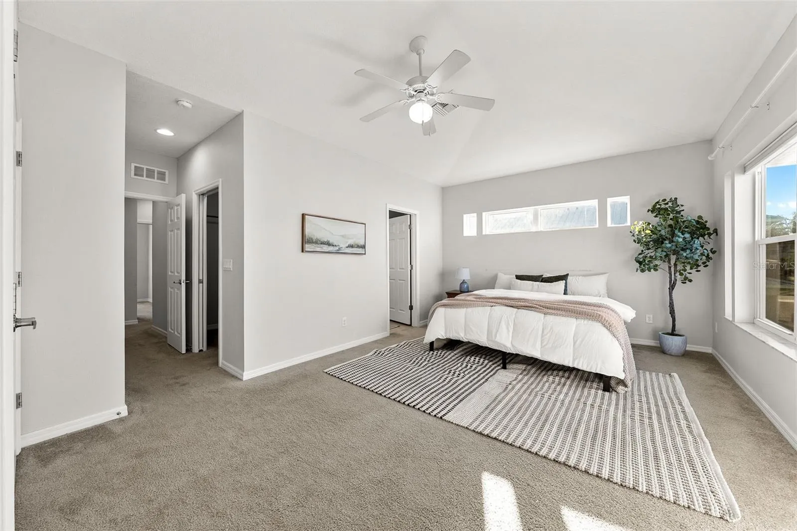 1282 CALUSA CIR