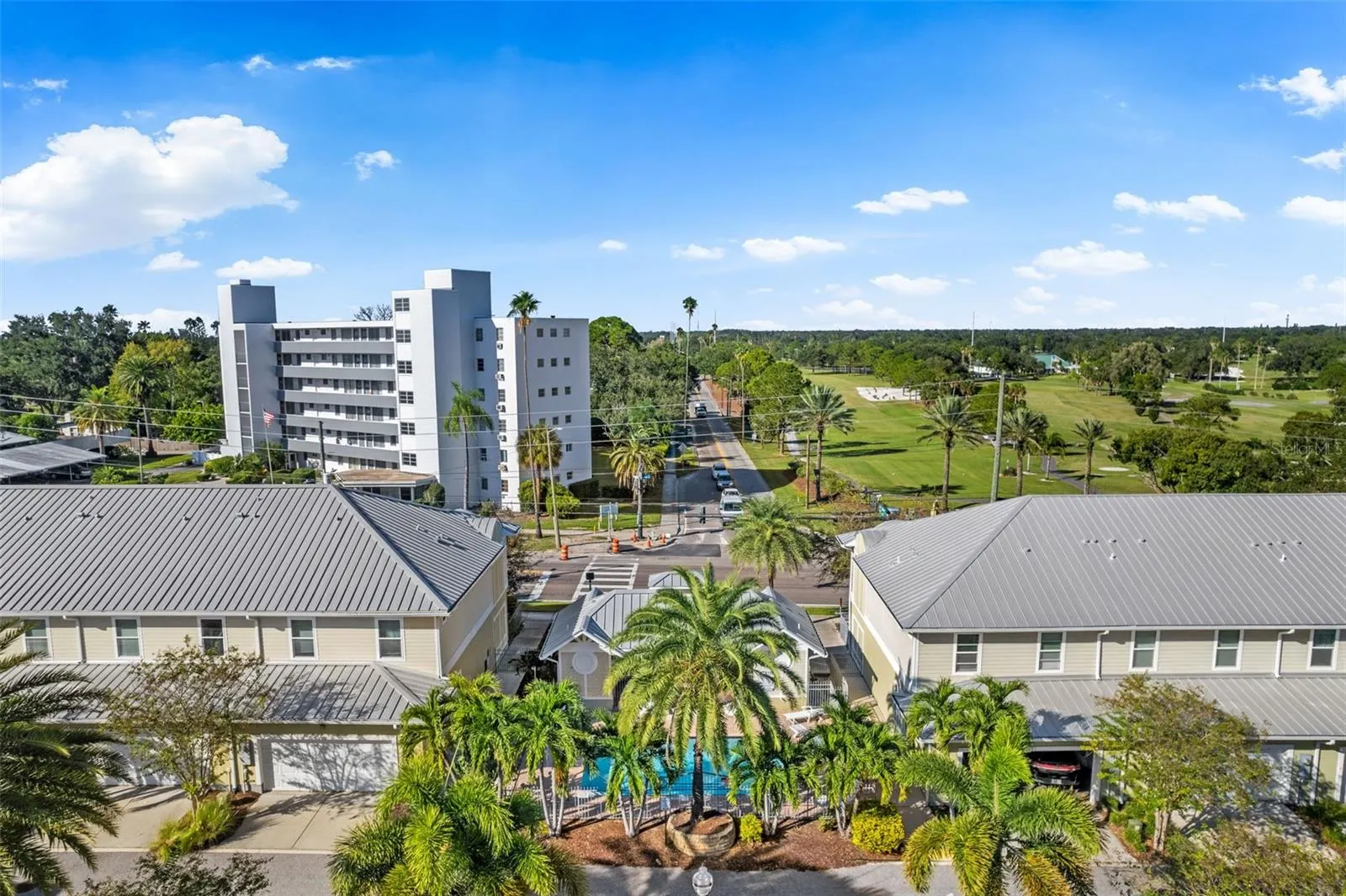 1282 CALUSA CIR