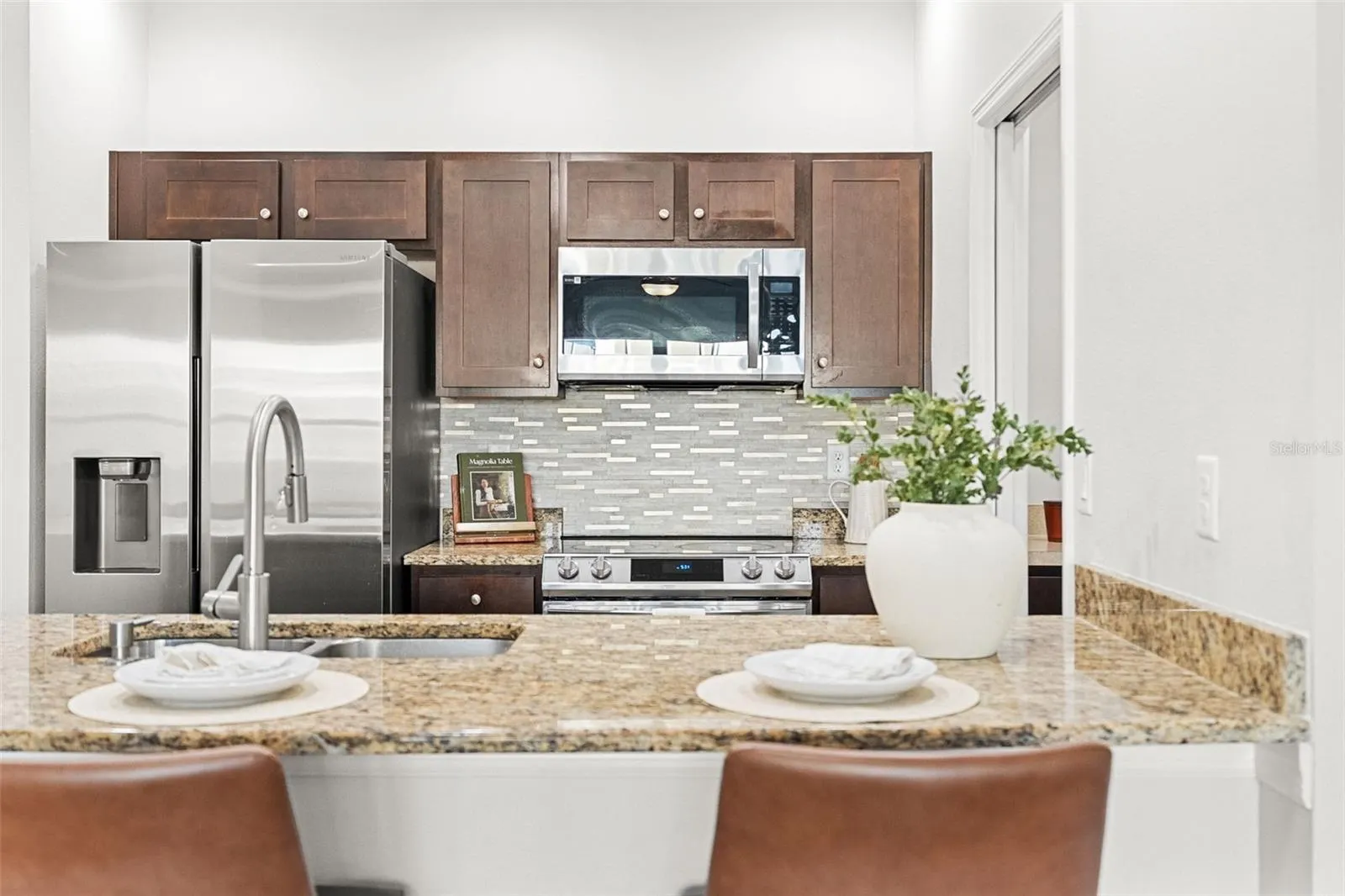 1282 CALUSA CIR