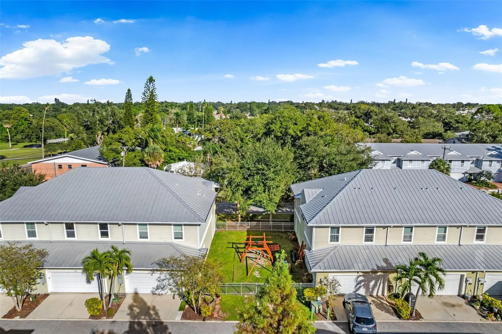 1282 CALUSA CIR