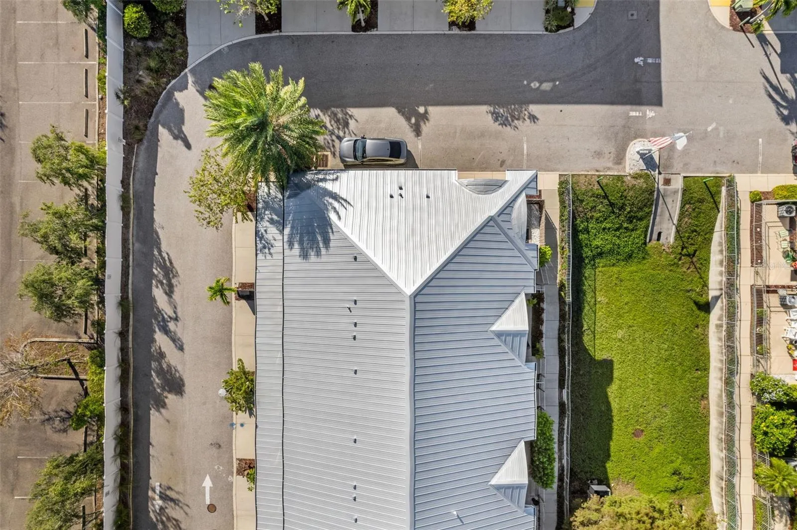 1282 CALUSA CIR