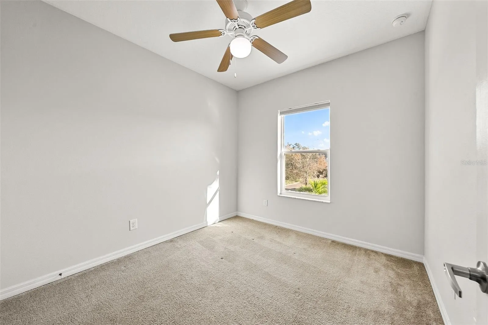 1282 CALUSA CIR