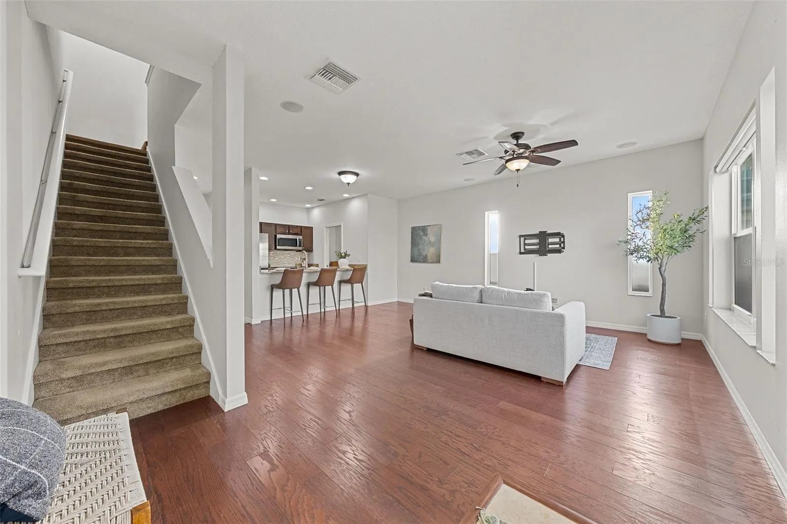 1282 CALUSA CIR