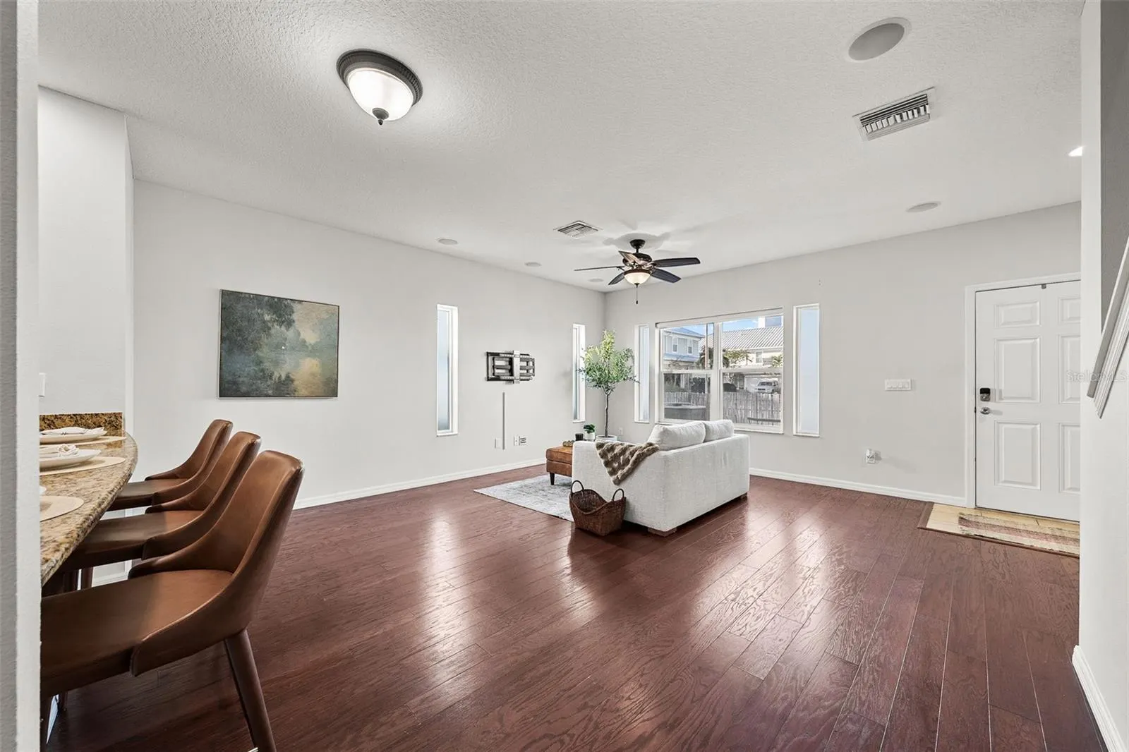1282 CALUSA CIR