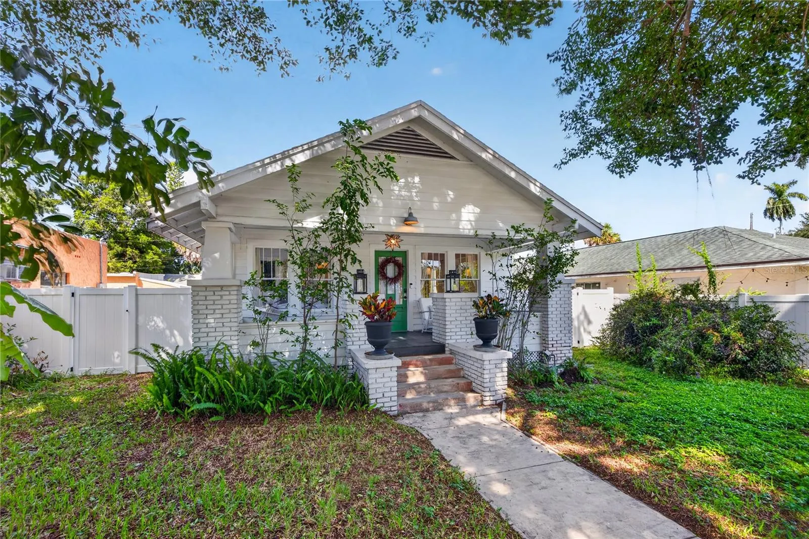 2106 8TH AVE W