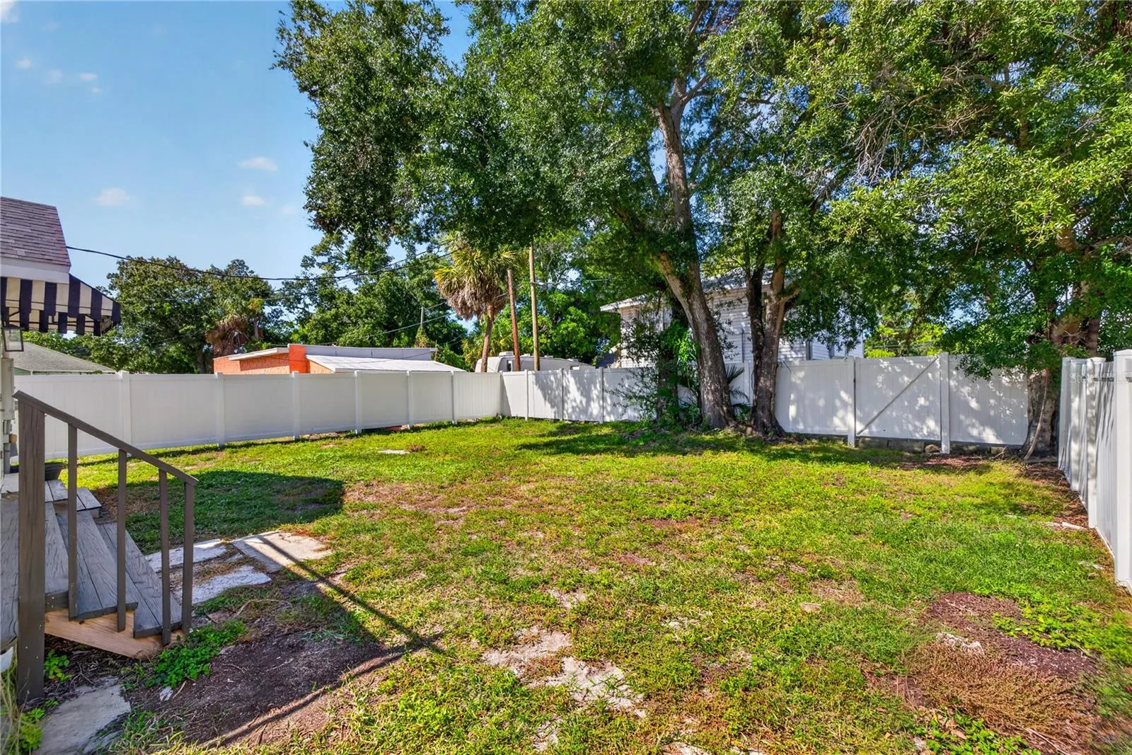 2106 8TH AVE W