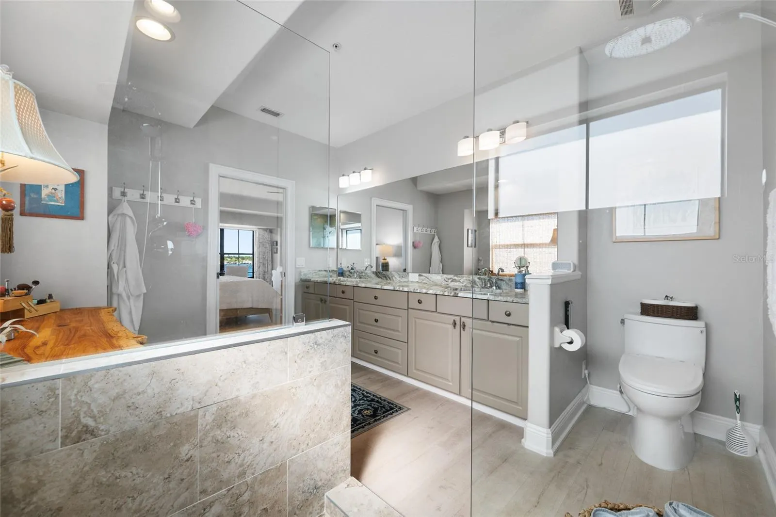 580 BELLA LOOP
