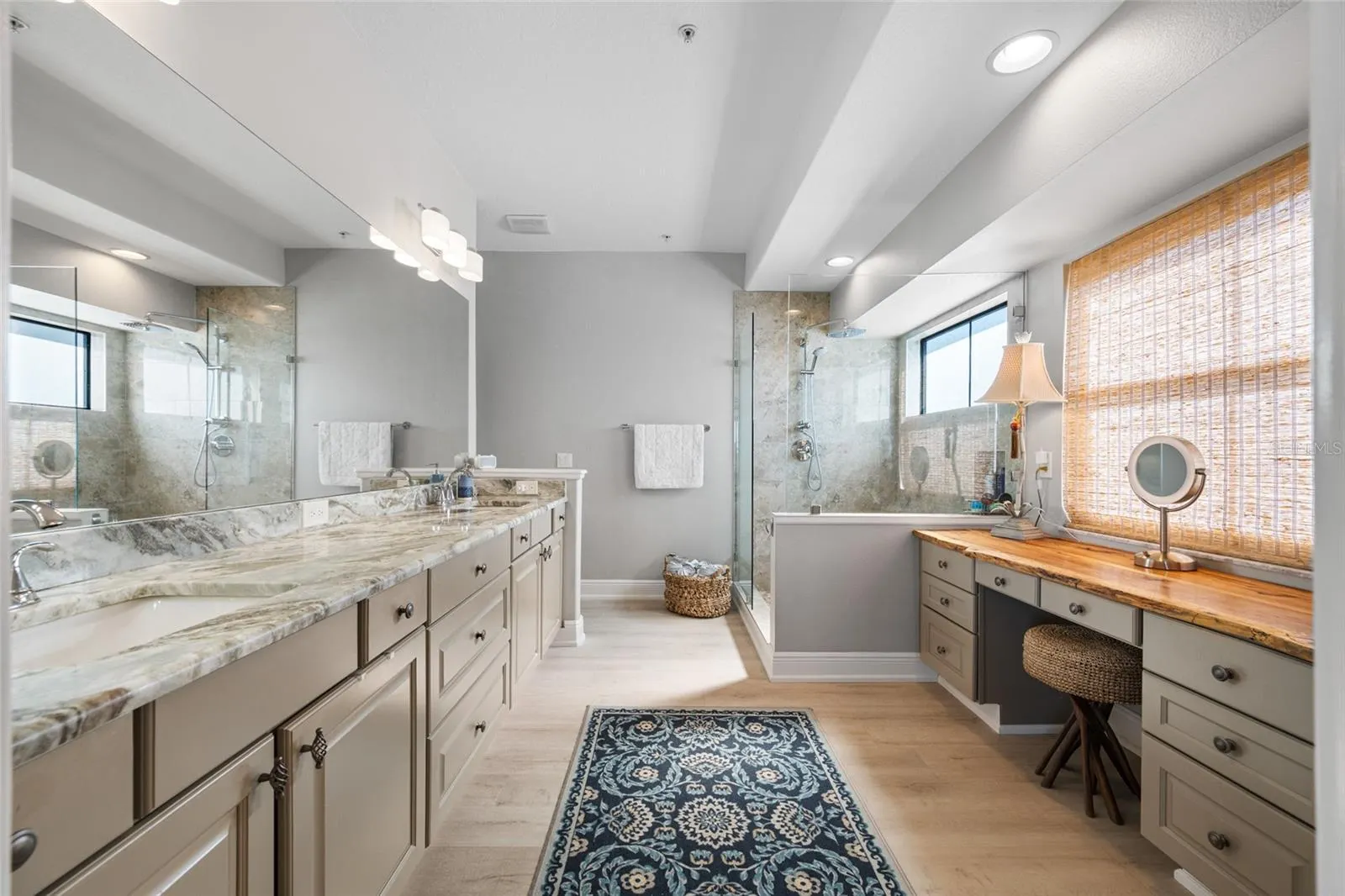 580 BELLA LOOP