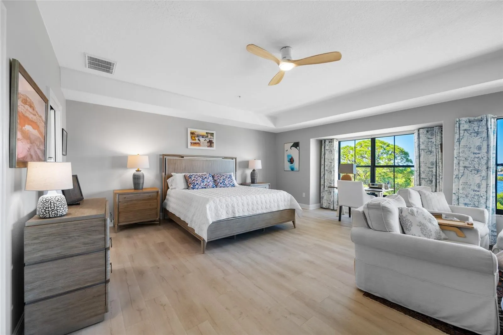 580 BELLA LOOP