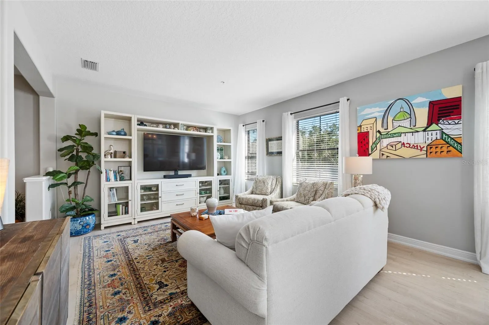 580 BELLA LOOP