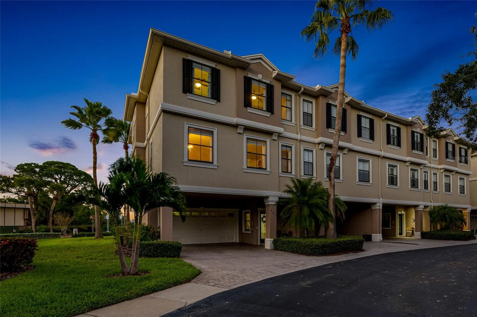 580 BELLA LOOP