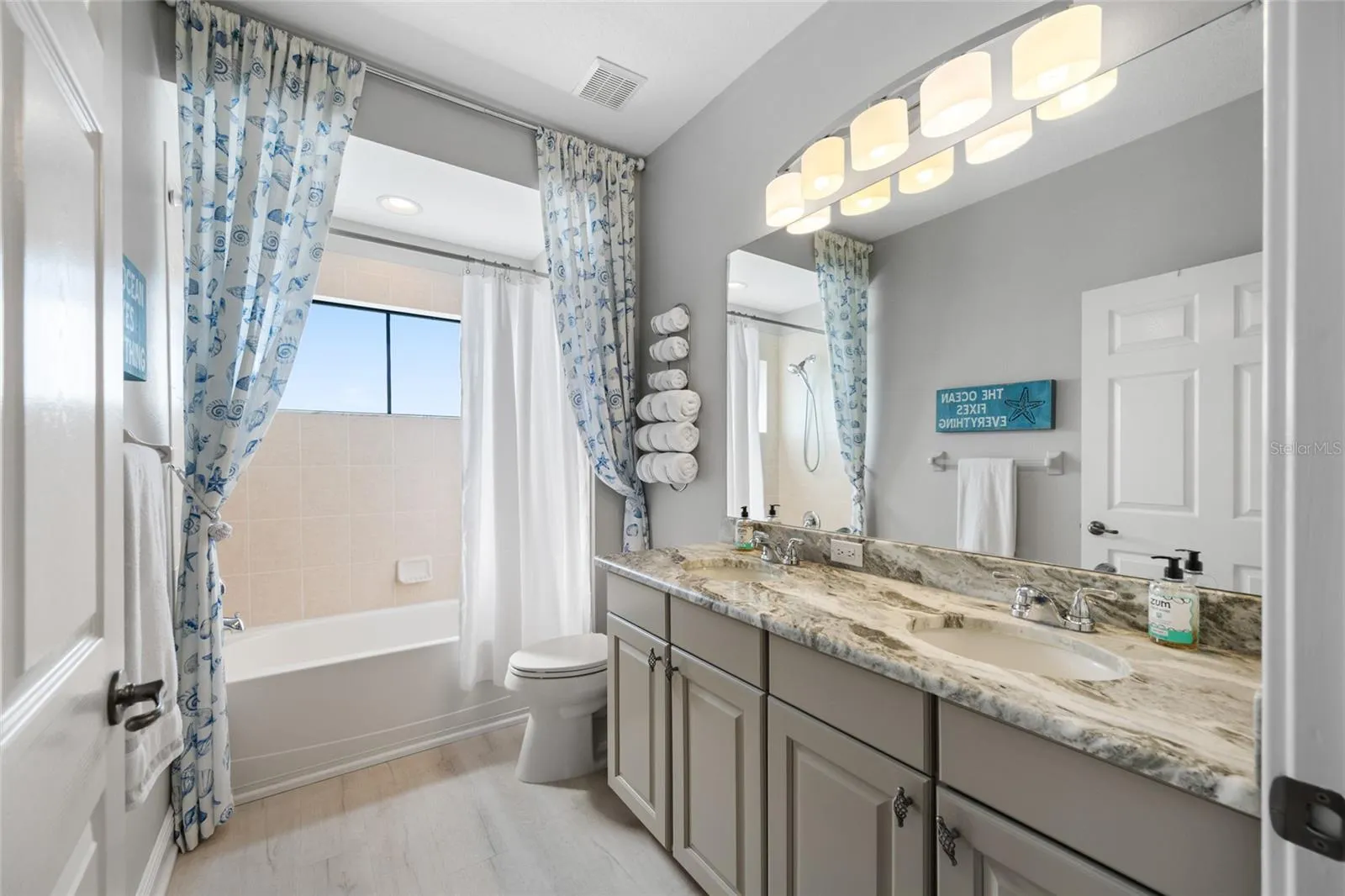 580 BELLA LOOP