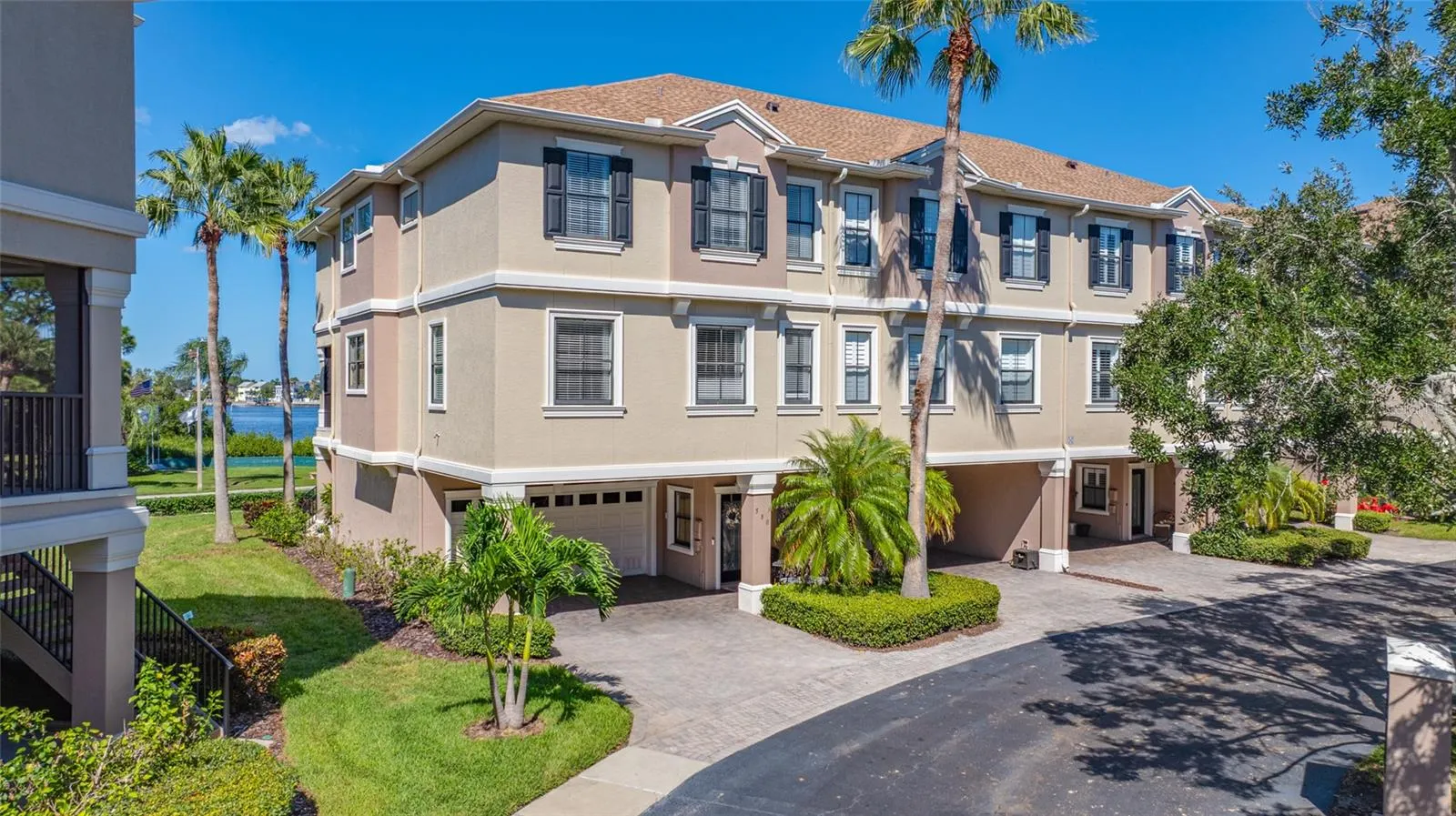 580 BELLA LOOP
