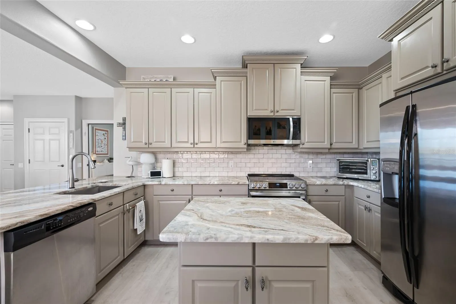 580 BELLA LOOP