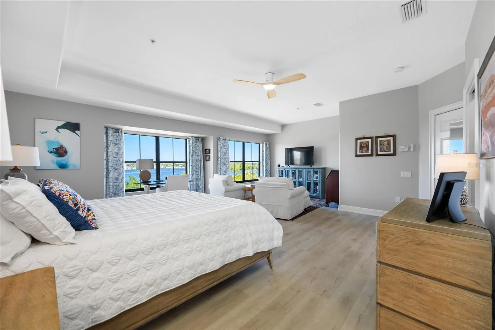 580 BELLA LOOP