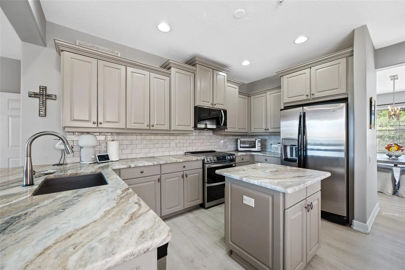 580 BELLA LOOP