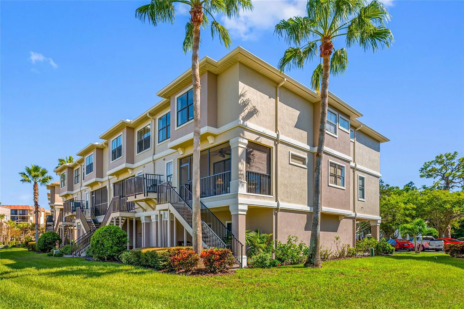 580 BELLA LOOP