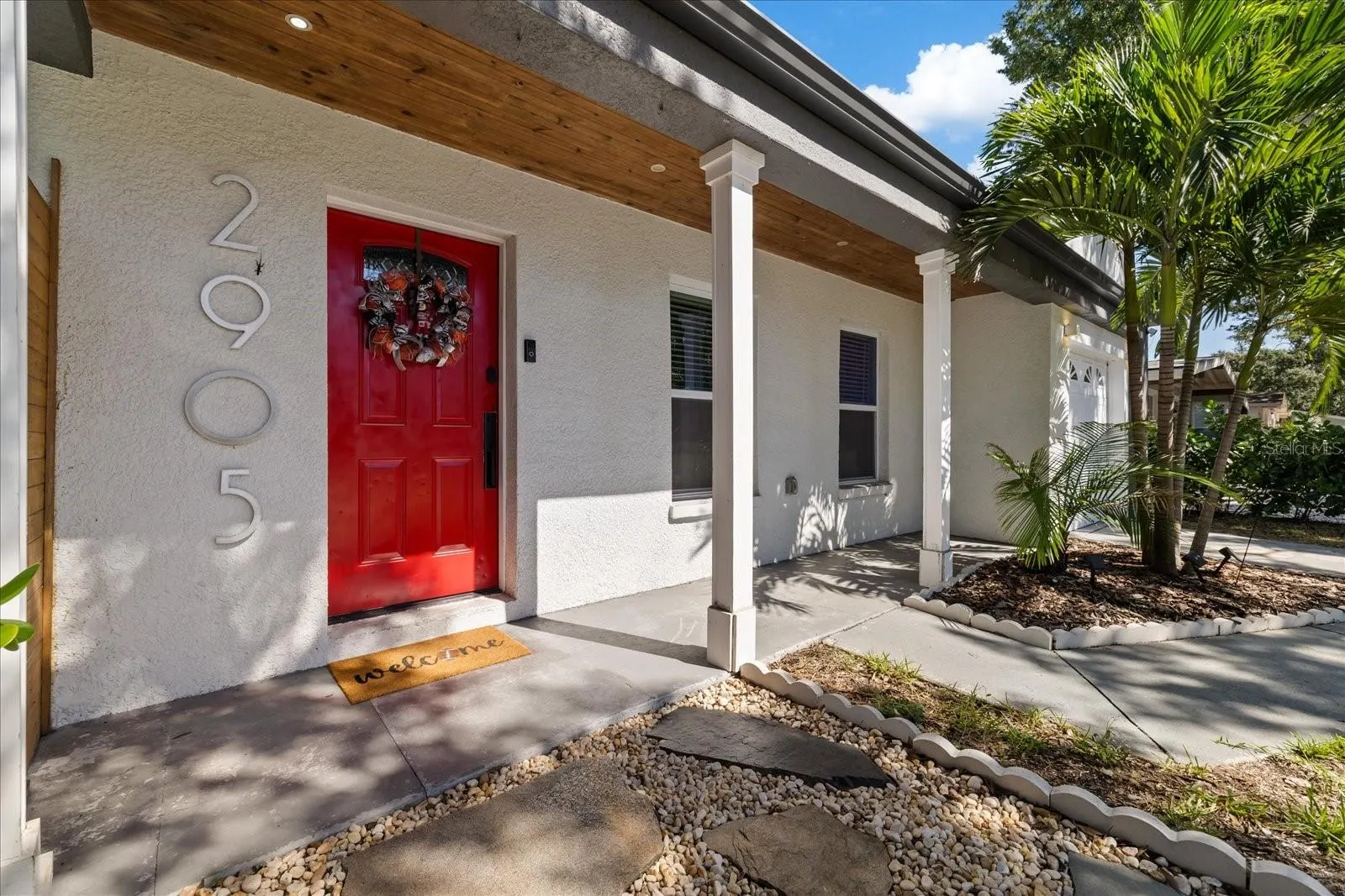 2905 W PAXTON AVE
