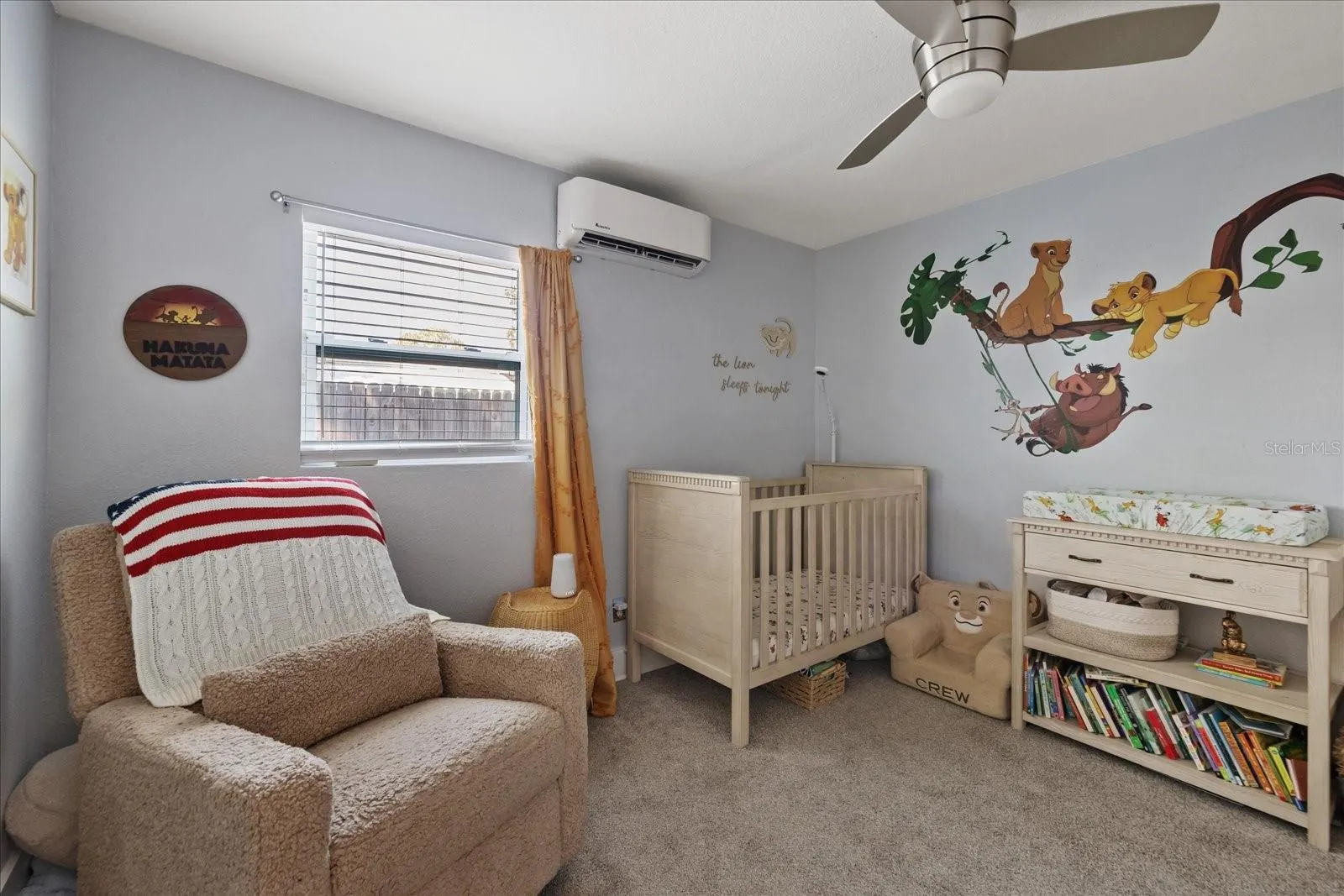 2905 W PAXTON AVE