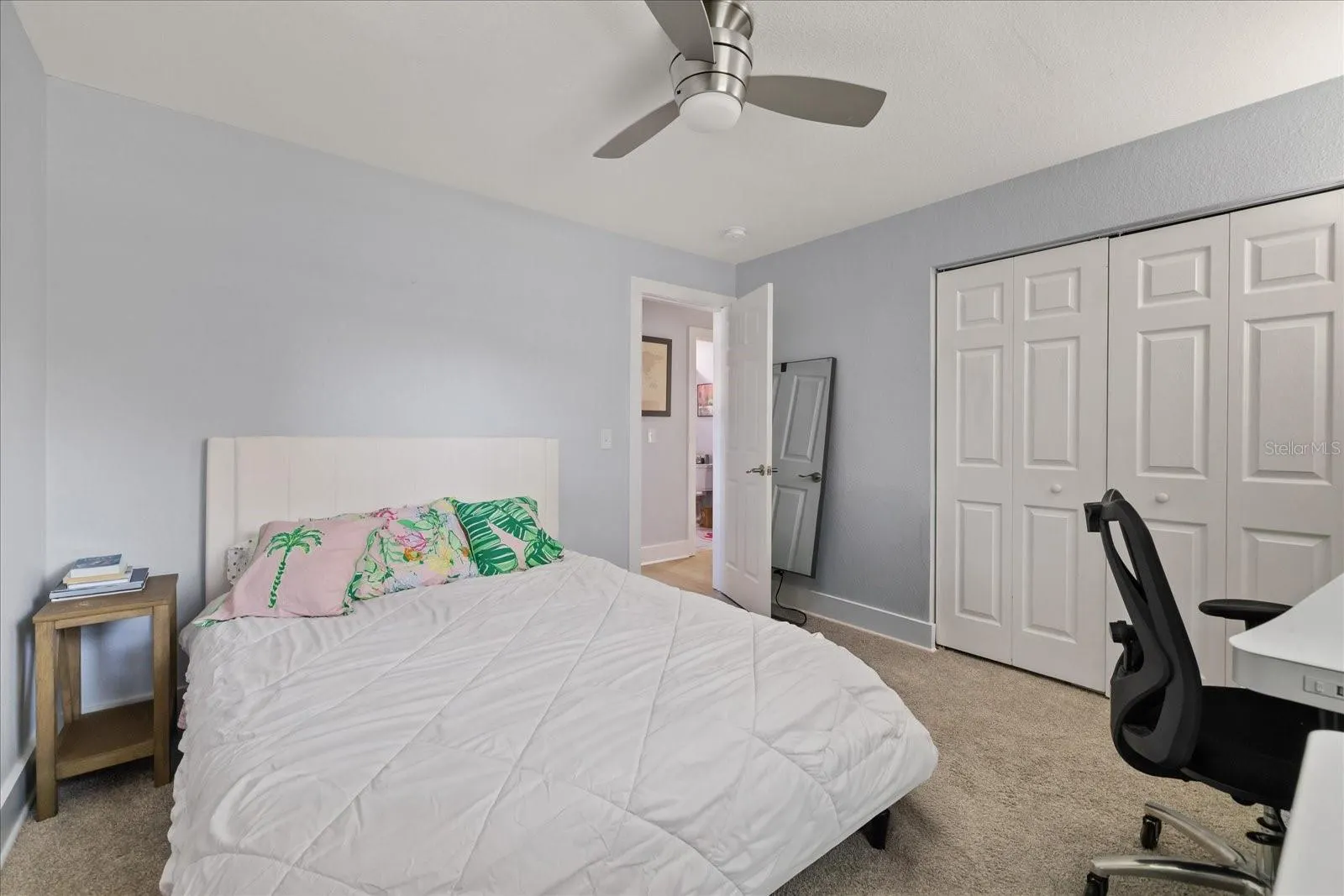 2905 W PAXTON AVE