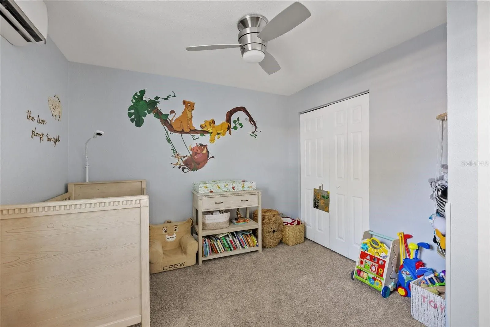 2905 W PAXTON AVE