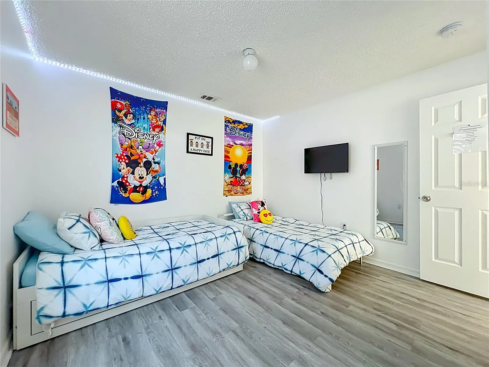 2431 PEACE CIR