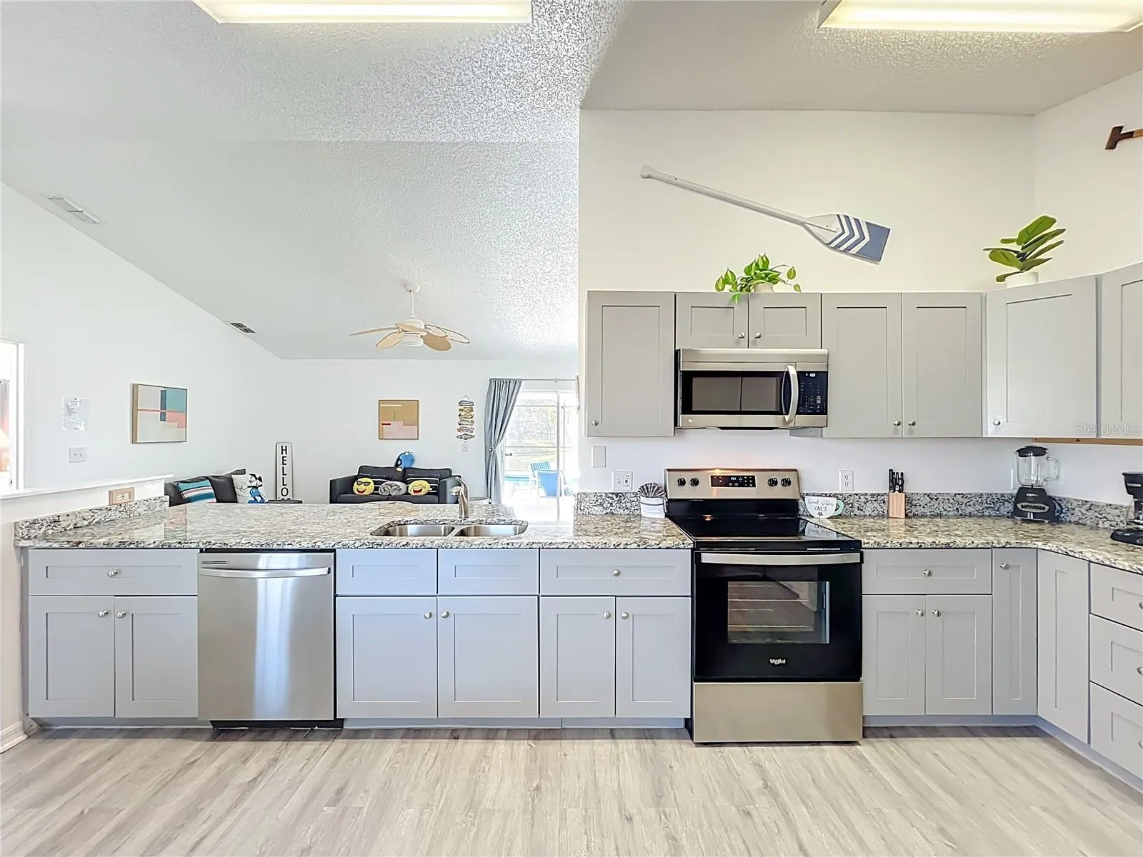 2431 PEACE CIR