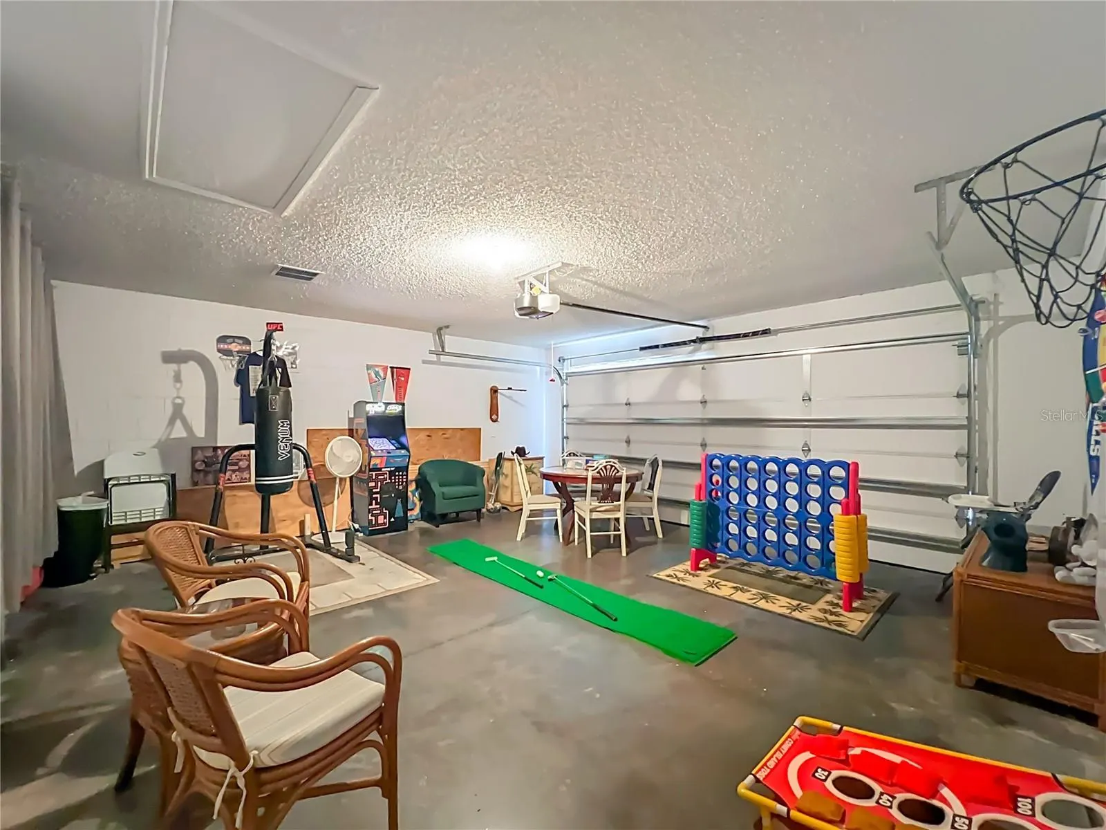 2431 PEACE CIR