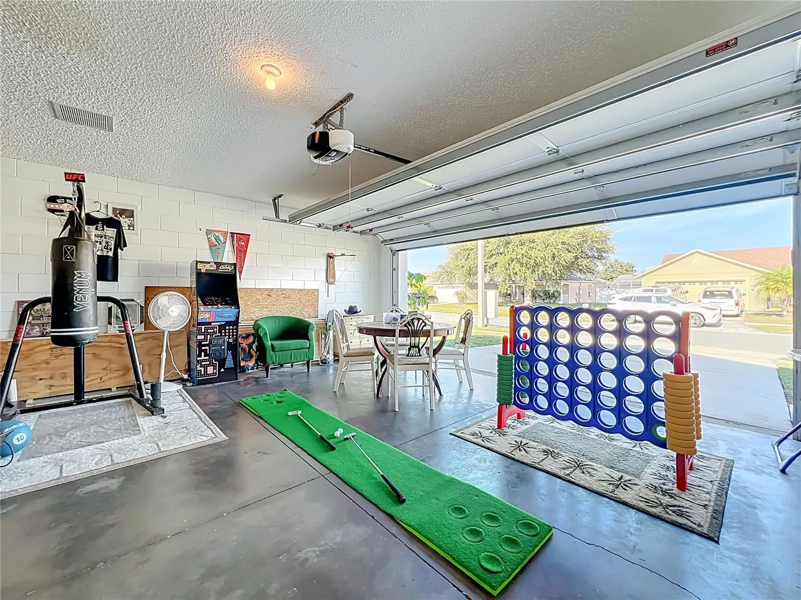 2431 PEACE CIR