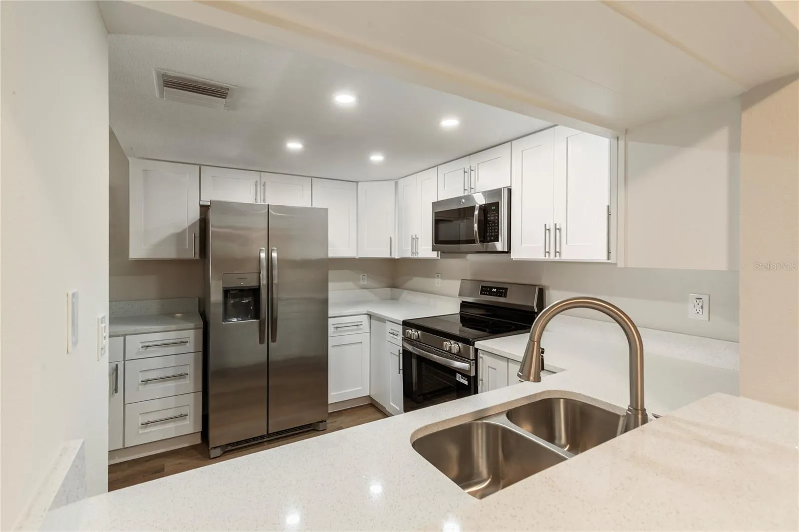 2650 COUNTRYSIDE BLVD #B302 #B302