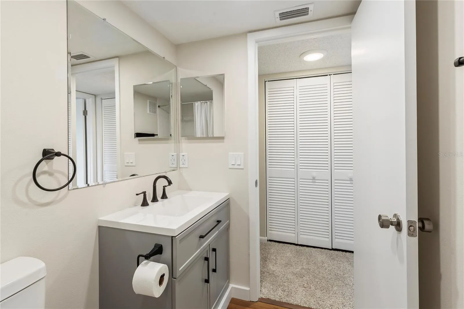 2650 COUNTRYSIDE BLVD #B302 #B302