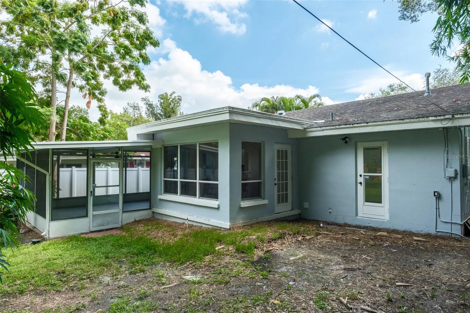 502 N LINCOLN AVE