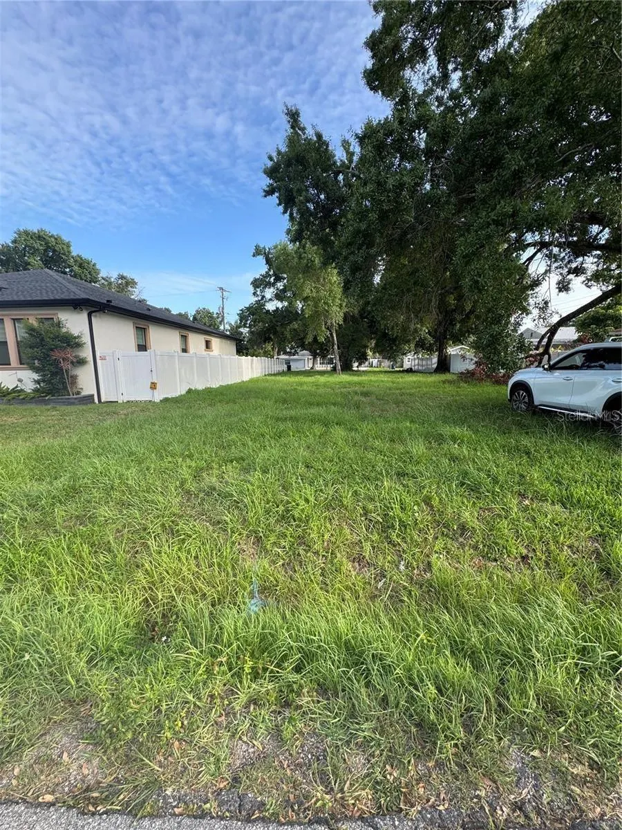 2710 W LAKE AVE