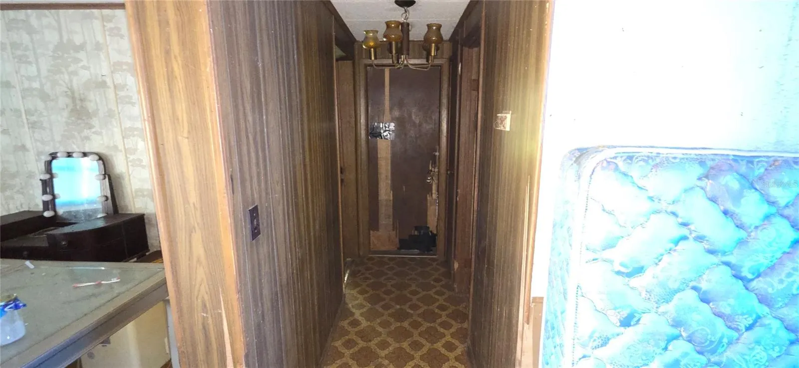1441 CROSSVIEW ST
