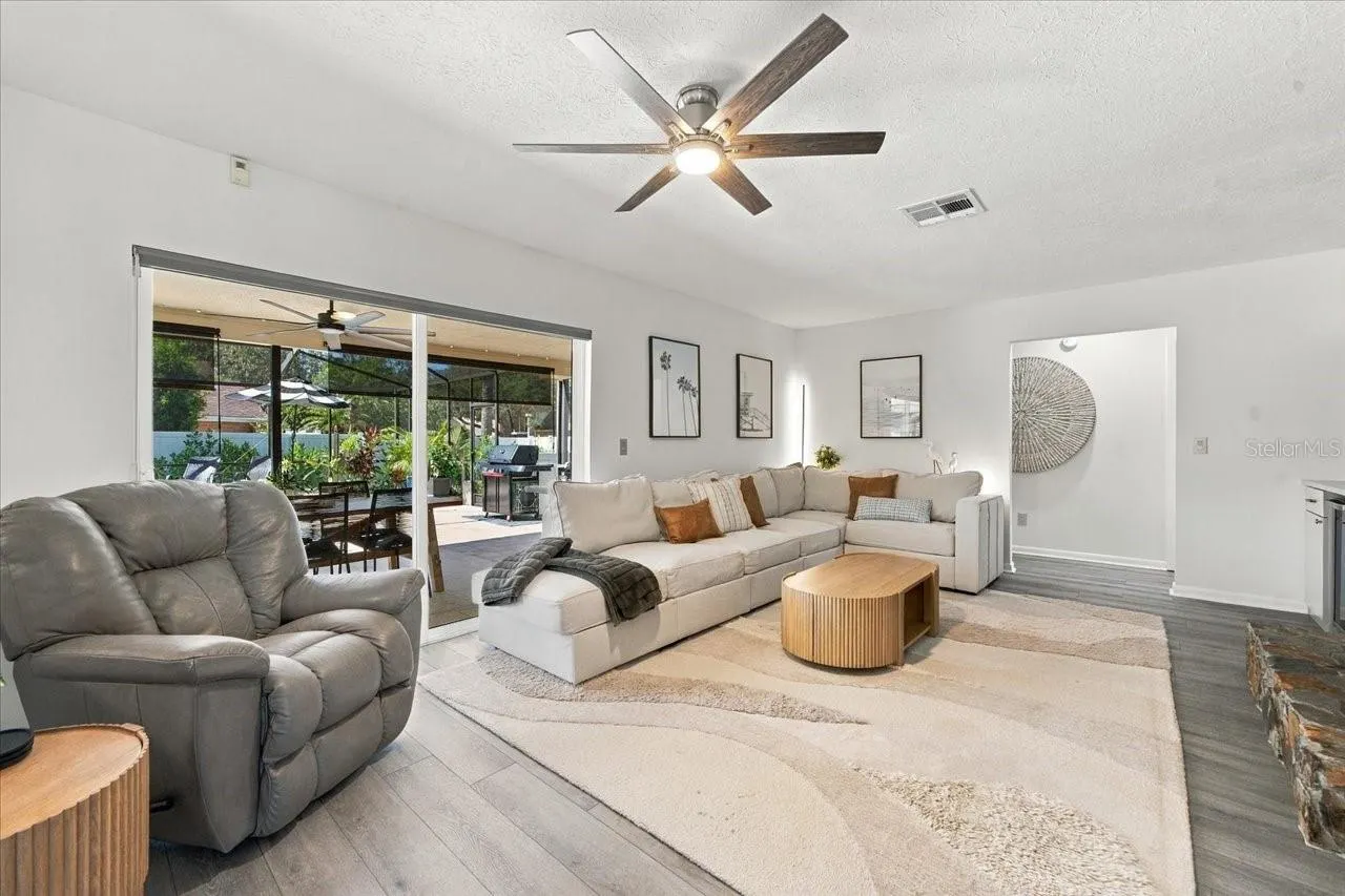 13810 LAKE VILLAGE PL
