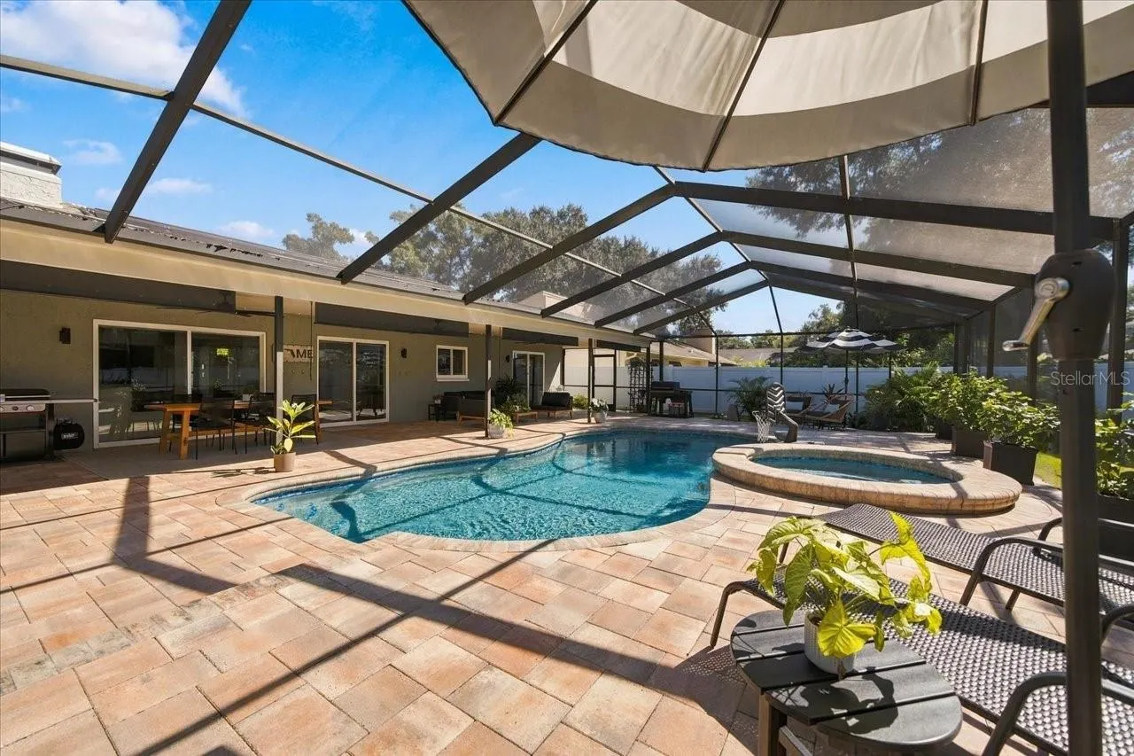13810 LAKE VILLAGE PL