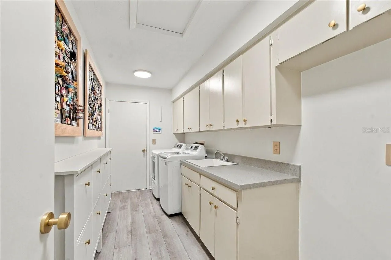 13810 LAKE VILLAGE PL