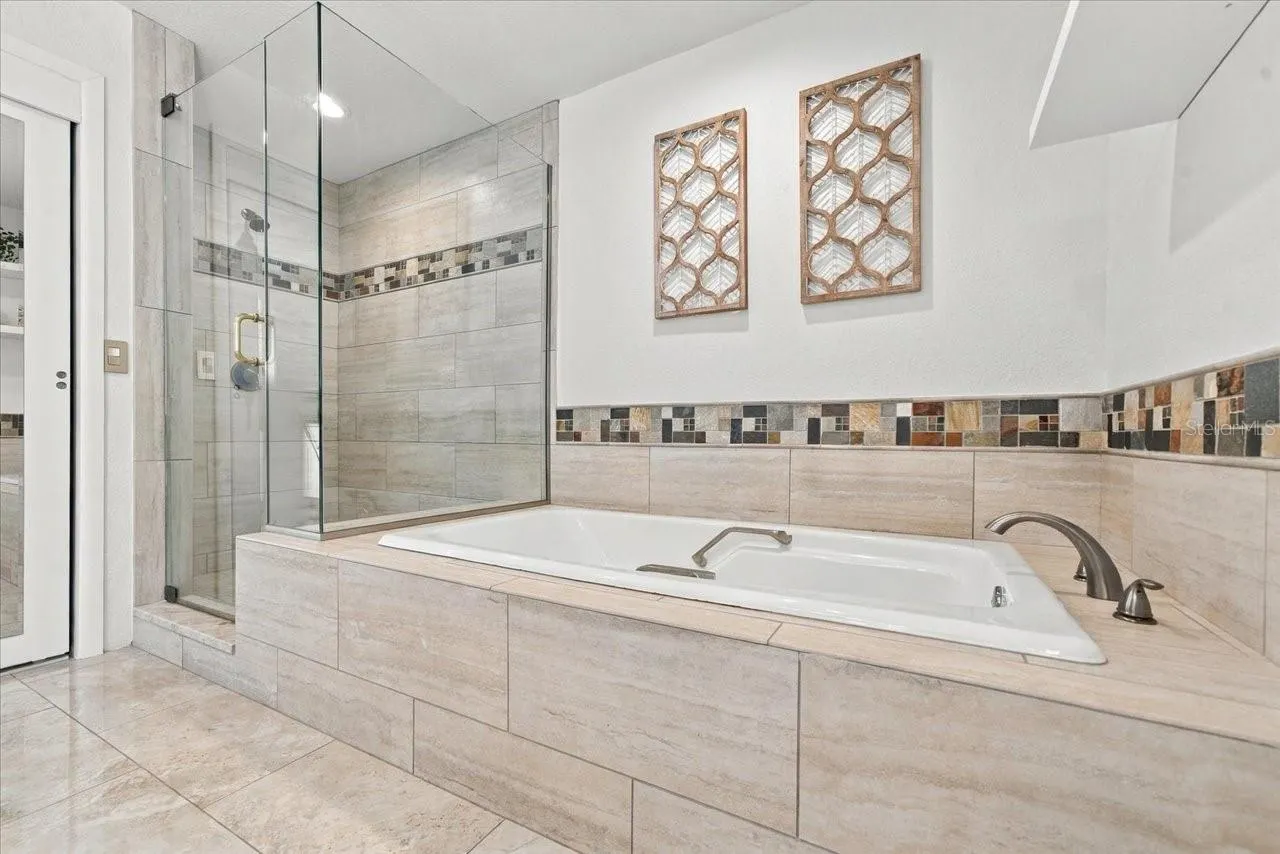 13810 LAKE VILLAGE PL
