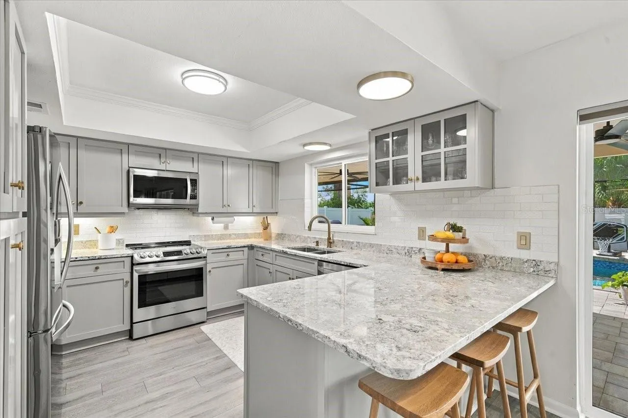 13810 LAKE VILLAGE PL