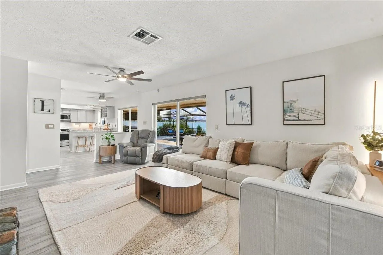 13810 LAKE VILLAGE PL