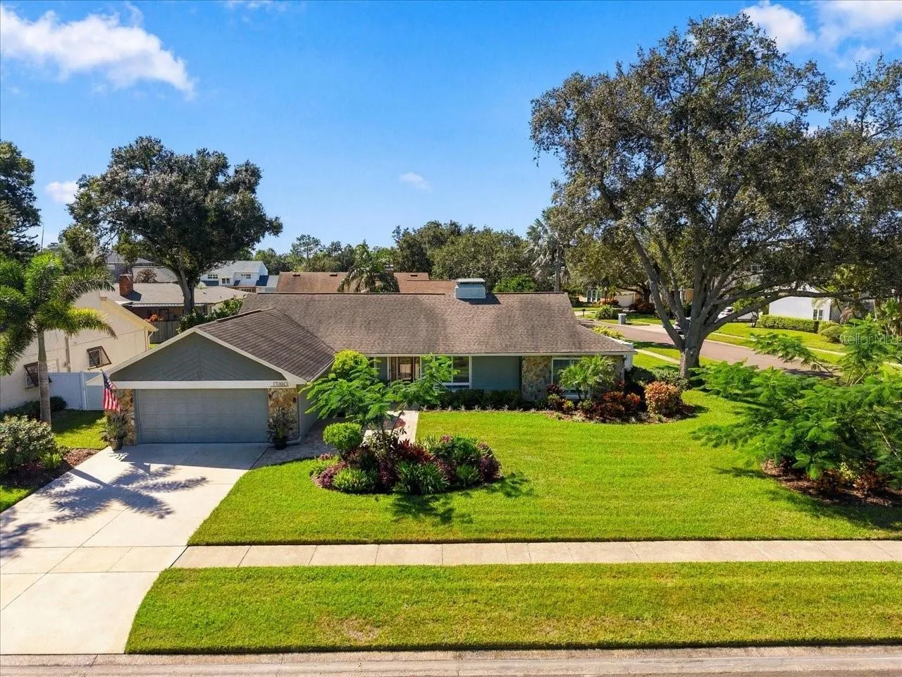 13810 LAKE VILLAGE PL