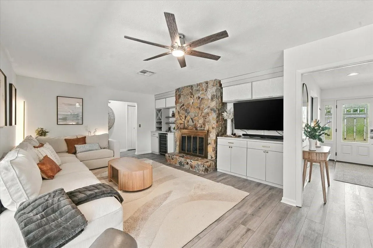 13810 LAKE VILLAGE PL