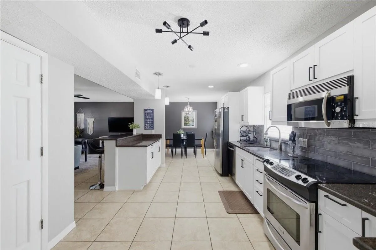 4710 TRAVERTINE DR