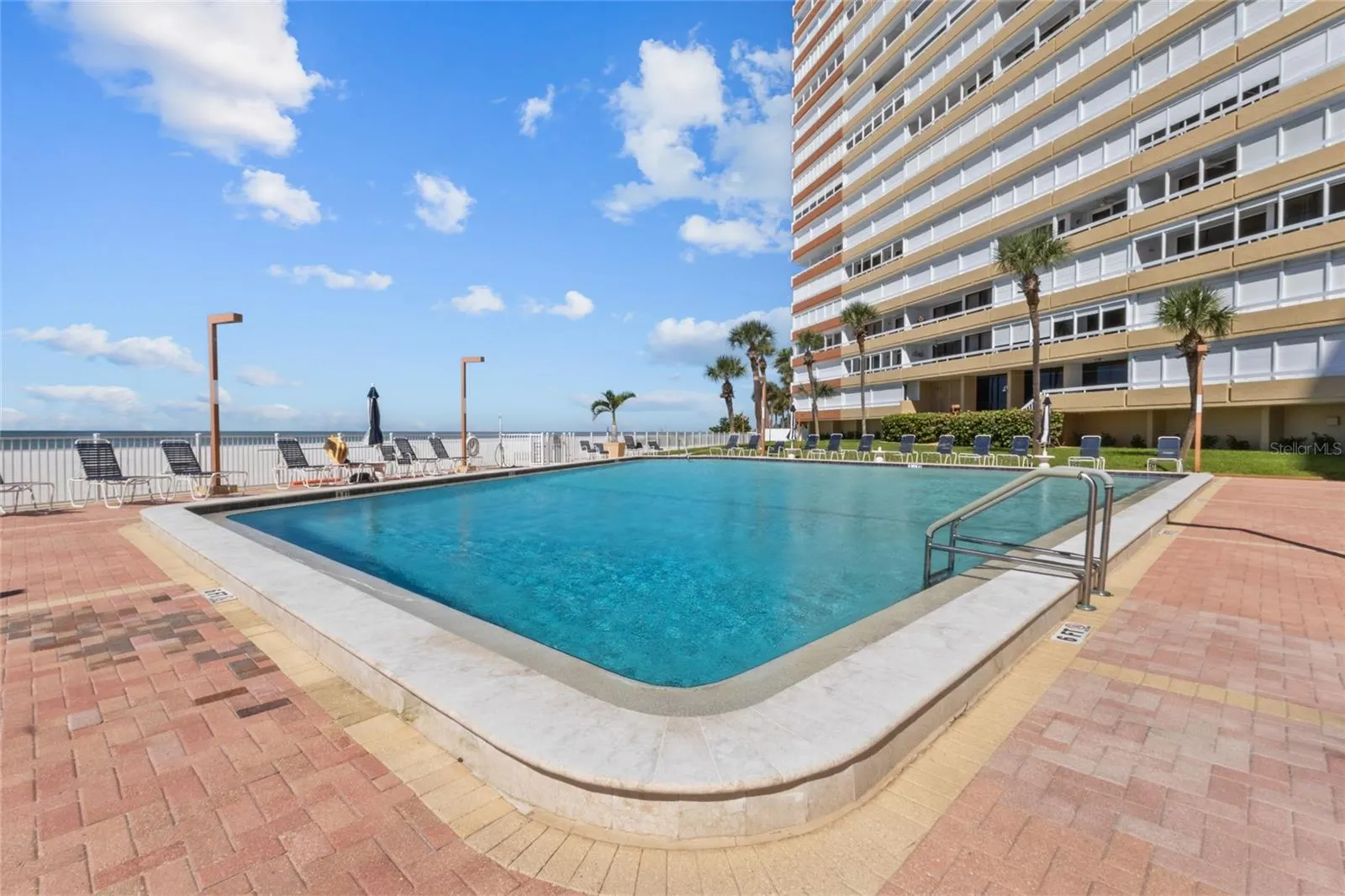 17920 GULF BLVD #302 #302