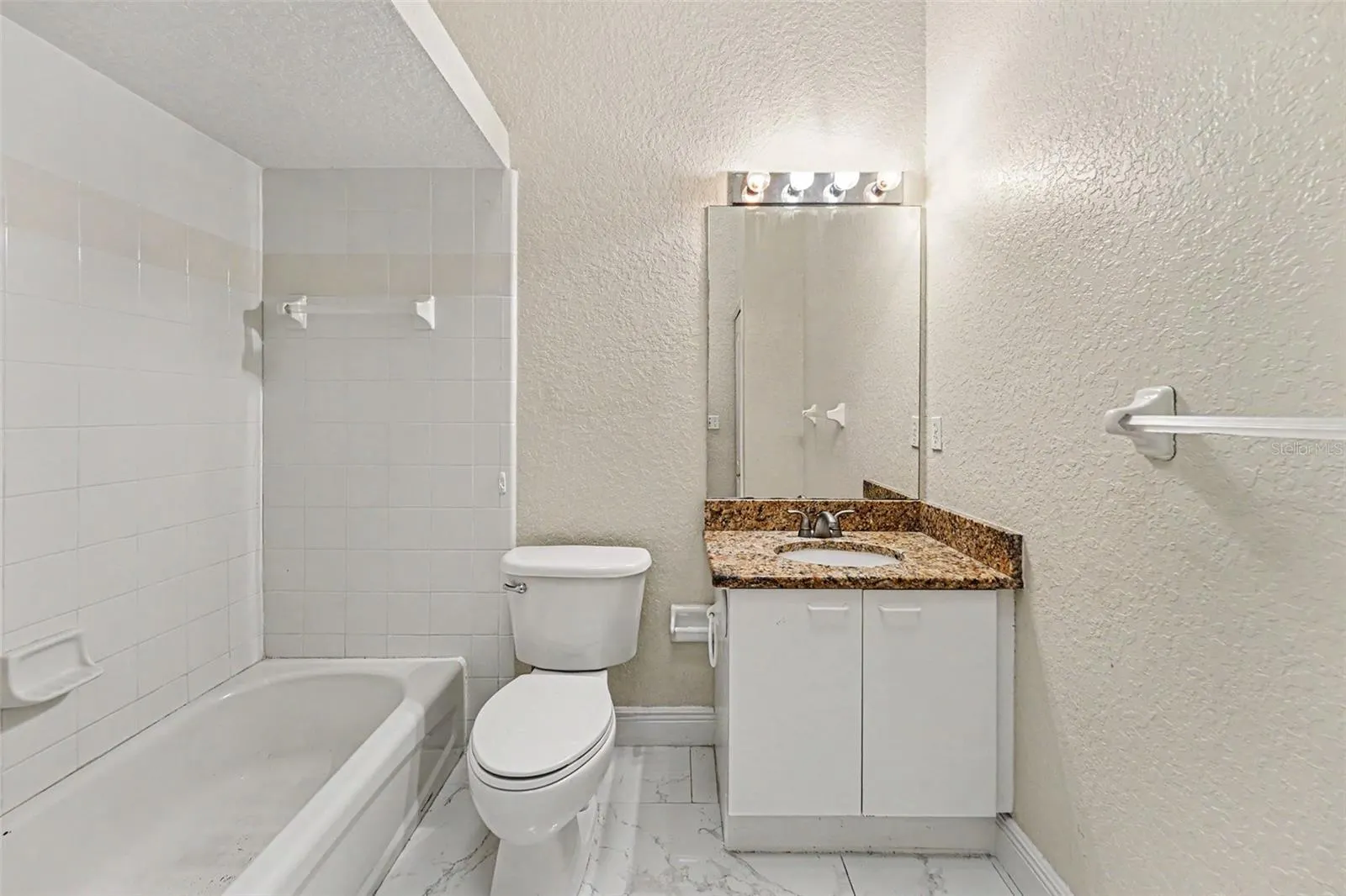 3409 FOX HUNT DR