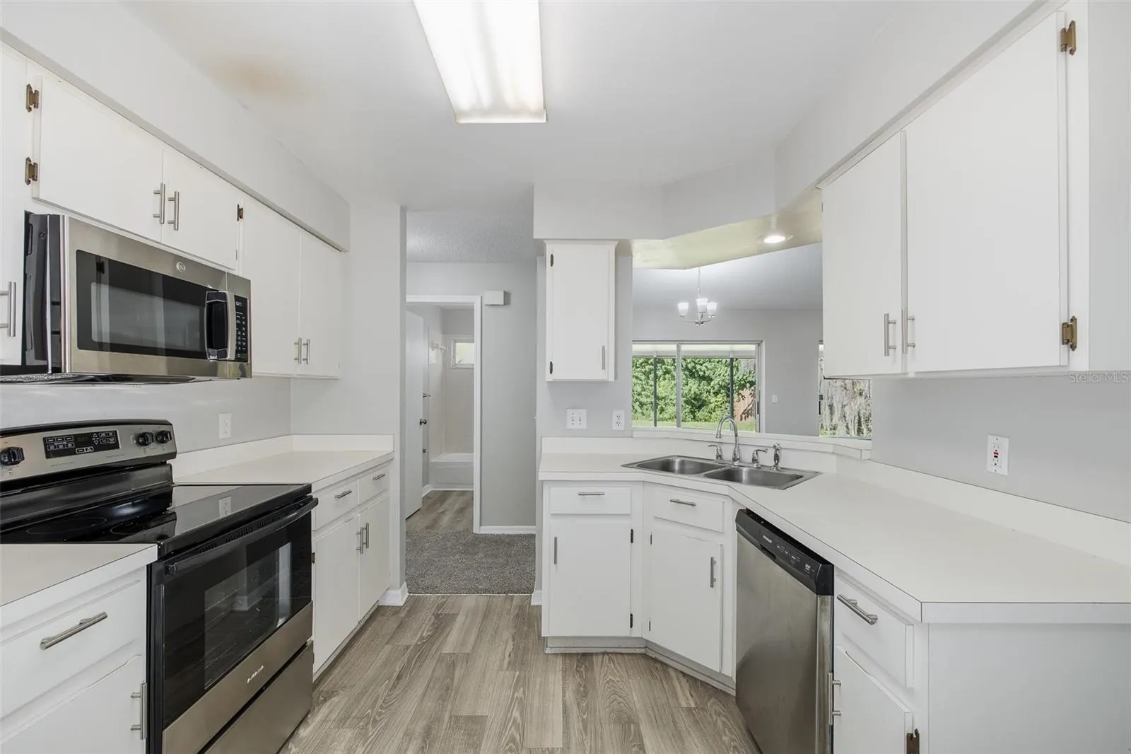 8150 TOM SAWYER DR