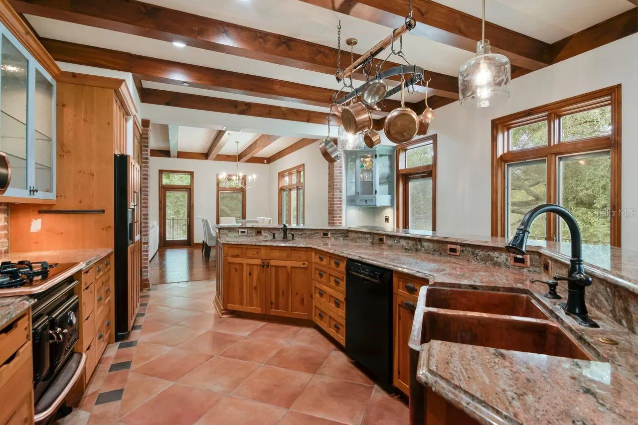 109 OLD OAK LN