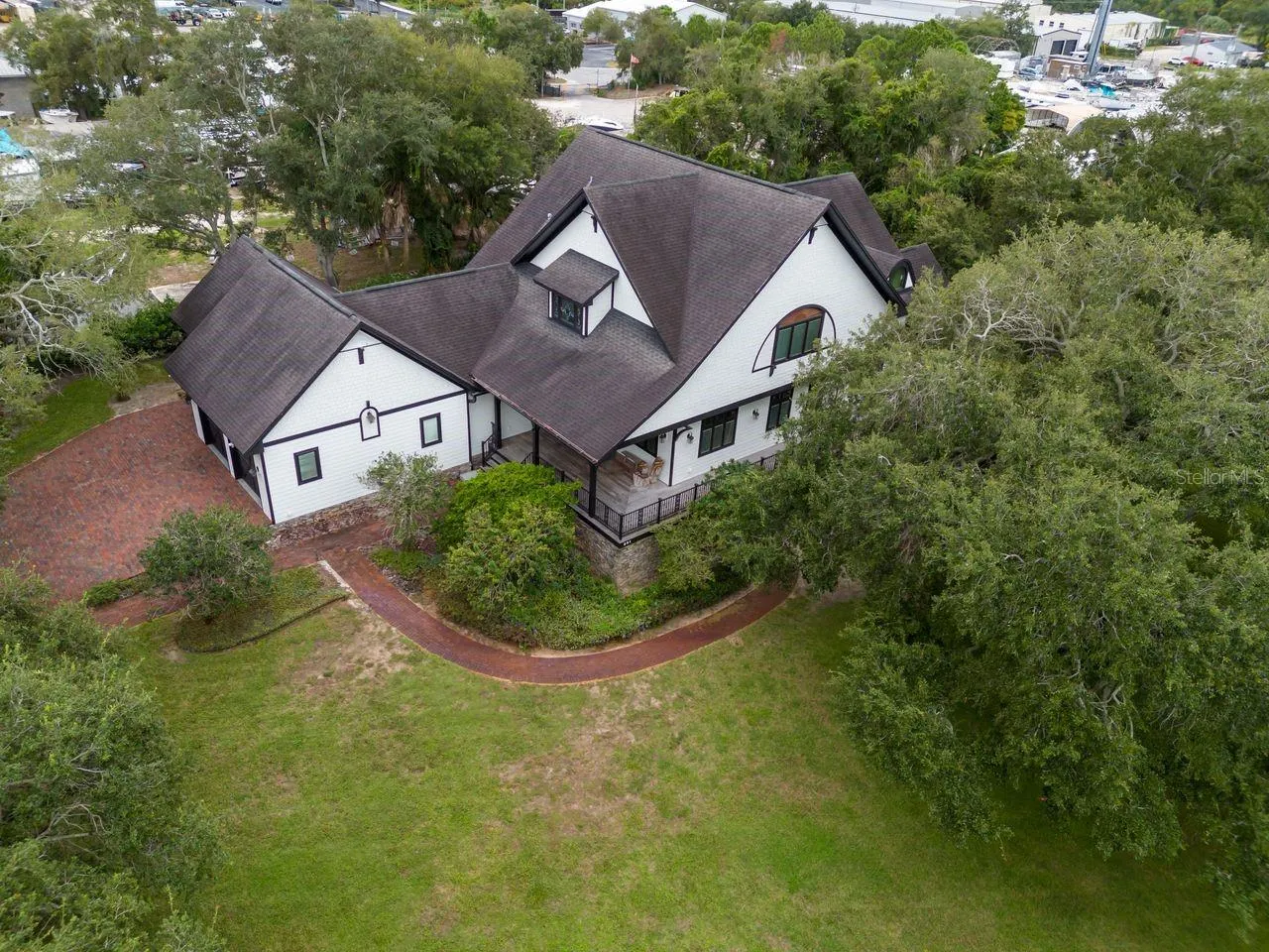 109 OLD OAK LN